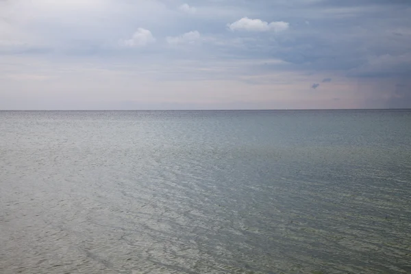 Almanya ' nın kuzeyinde Schleswig-Holstein, Baltık Denizi ve bulutlar — Stok fotoğraf