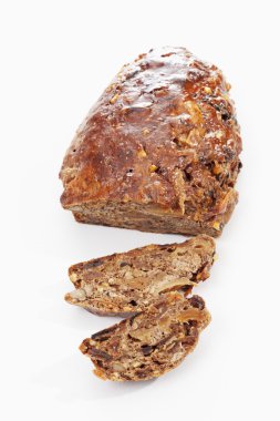 Geleneksel dilimlenmiş meyveli kek