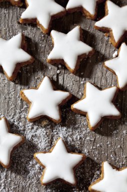 Noel tarçınlı yıldız