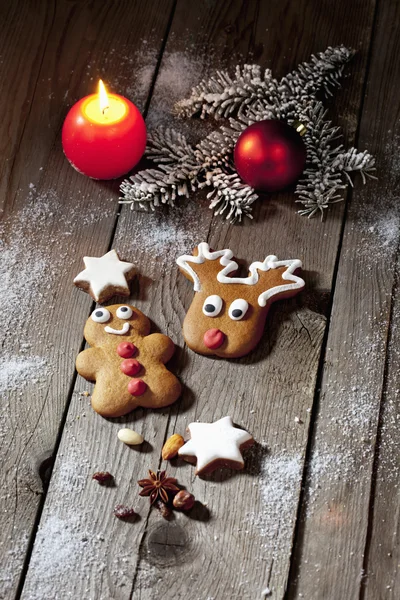 圣诞姜饼人和驯鹿 — 图库照片