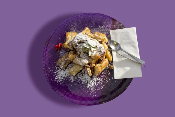 Sweets served on purple plate — Stock Photo, Image