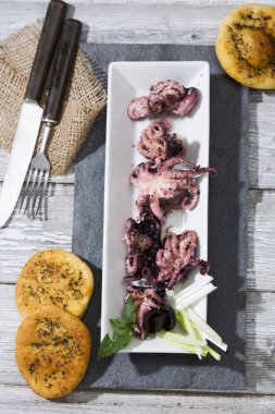 Küçük kızarmış ahtapot, antipasti di mare