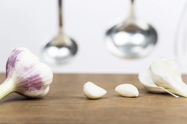 Garlic bulbs cloves — Stock Photo, Image