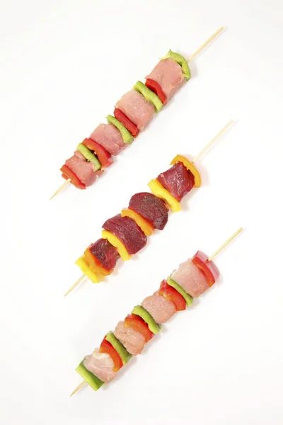 Brochetas frescas crudas —  Fotos de Stock