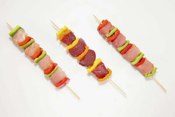 Fresh raw skewers — Stock Photo, Image