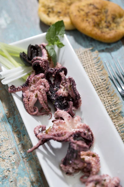 Malé smažené chobotnice, předkrmy di mare — Stock fotografie