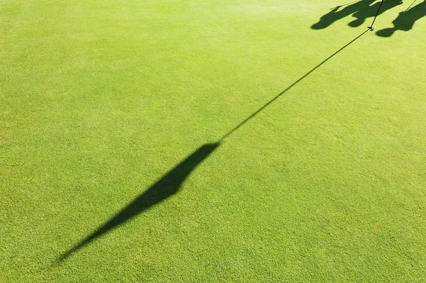 Golf flag on golf course — Stock Photo, Image