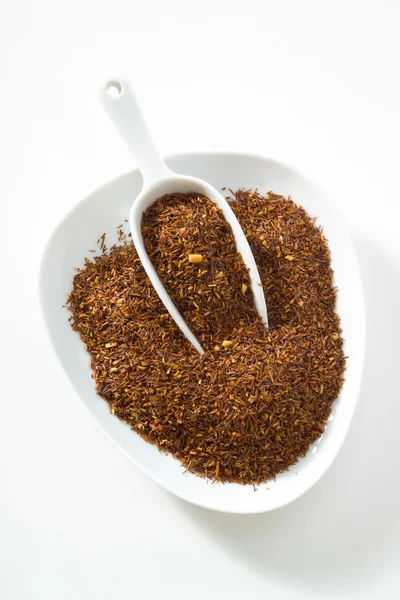 Mezcla de té en tazón de fuente — Foto de Stock