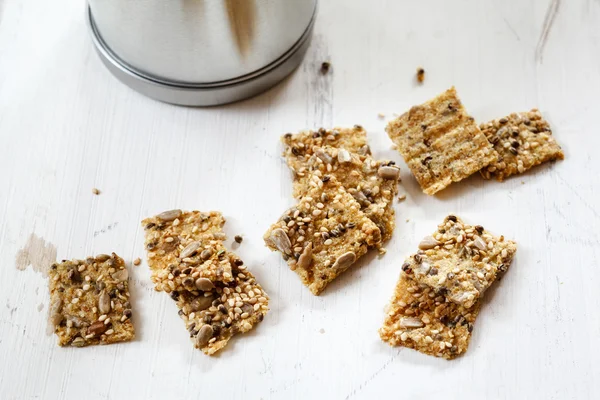 Cracker mit Hanfsamen — Stockfoto