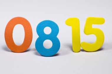 Sayı 0 8 15 üzerine beyaz renk