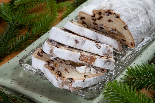 Pastel de Christstollen en plato — Foto de Stock