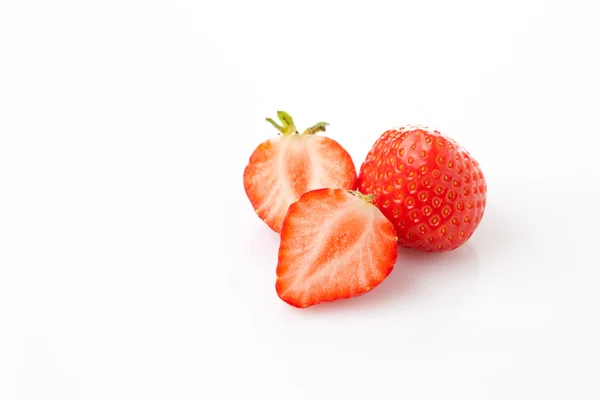 신선한 딸기, 한 절반 — 스톡 사진
