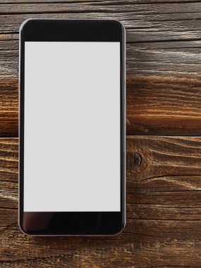 Ahşap üzerine yeni smartphone
