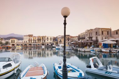 Waren liman ile şehir içinde geçmiş görünümünü