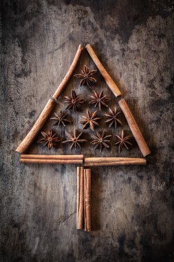 Noel ağacı, tarçın