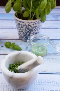 Bitkisel tuz, harç ve havaneli