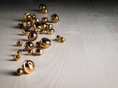 Altın Noel çanları