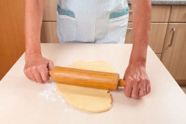 kadın dışarı hamur haddeleme