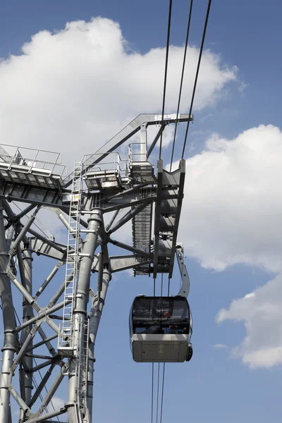 Vue sur le Rhin avec téléphériques — Photo