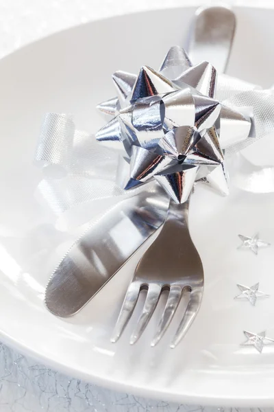 Decorated plate and cutlery — Stock Photo, Image