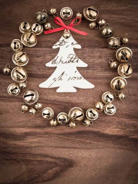 圣诞节，木头上的铃铛 — 图库照片