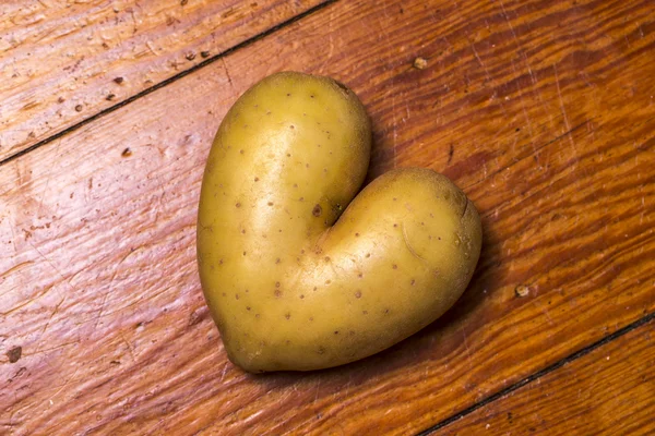 Heart shape potato — Stock Photo, Image