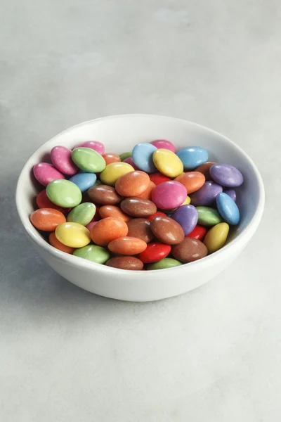 Cuenco con smarties —  Fotos de Stock