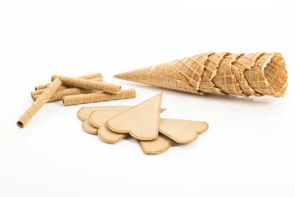 Cones de sorvete e rolos de waffle — Fotografia de Stock