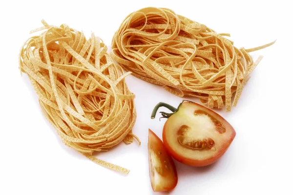 Tagliatelle, pasta italiana con pomodoro — Foto Stock