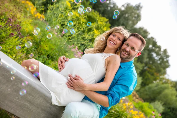 Boldog pár várt baba — Stock Fotó