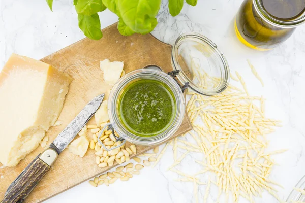 Au pesto alla genovese, — Photo