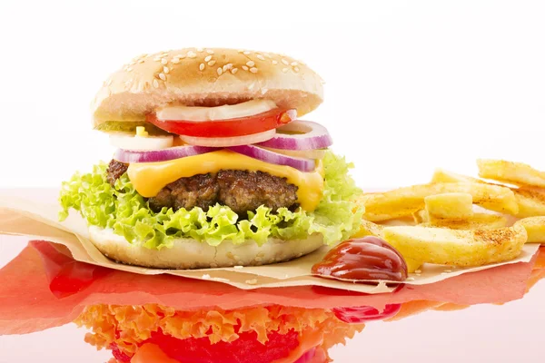 Fresh homemade cheeseburger — Stock Photo, Image