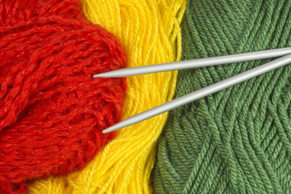 Balls of wool with knitting needles — Stock Photo, Image