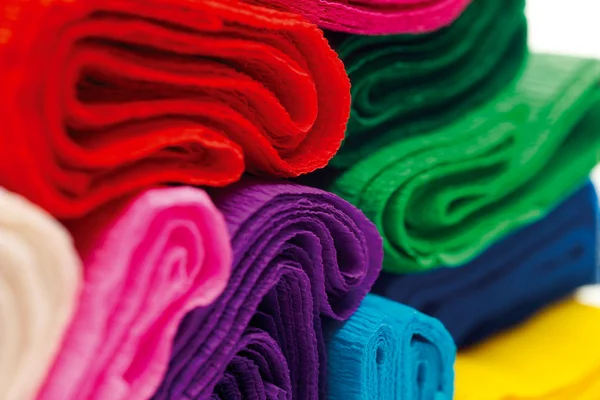 Rouleaux colorés de papier crêpe — Photo