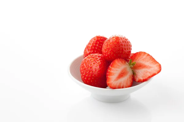 草莓白碗 — 图库照片