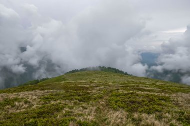Sisin içindeki dağlar