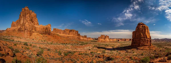 Krajině Národním Parku Arches Moábu Utahu Dominují Pískovcové Skalní Útvary — Stock fotografie