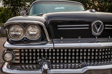 Tybee Adası, GA - 3 Ekim 1958 Buick Super Riviera hardtop coupe yerel bir araba fuarında.