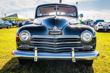 Daytona Plajı, FL - 27 Kasım 2020: 1947 Plymouth Special Deluxe Yerel bir araba fuarında.