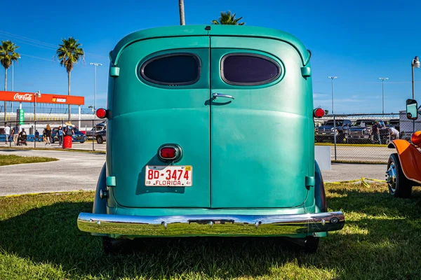 Daytona Beach Листопада 2020 1941 Chevrolet Carryall Suburban Місцевому Автосалоні — стокове фото