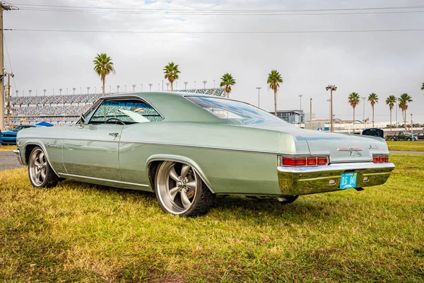 Daytona Beach Listopada 2020 1966 Chevrolet Impala Lokalnym Pokazie Samochodów — Zdjęcie stockowe