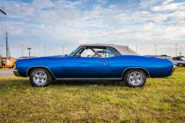 Daytona Plajı, FL - 29 Kasım 2020: 1972 Chevrolet Chevelle SS Yerel bir araba fuarında.