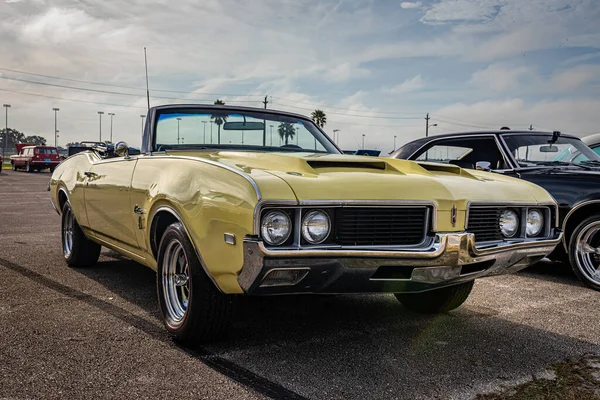 Daytona Beach Noviembre 2020 1969 Oldsmobile Cutlass Convertible Una Feria —  Fotos de Stock