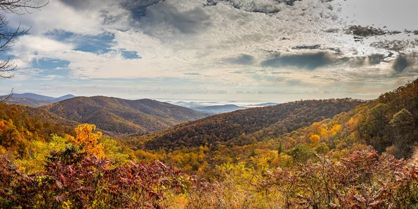 Widok Park Narodowy Shenandoah Blue Ridge Mountains Słynnego Parku Skyline — Zdjęcie stockowe