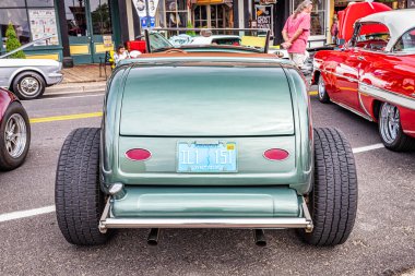 Virginia City, NV - 30 Temmuz 2021: 1932 Ford Roadster 'da yerel bir araba fuarında özelleştirildi.