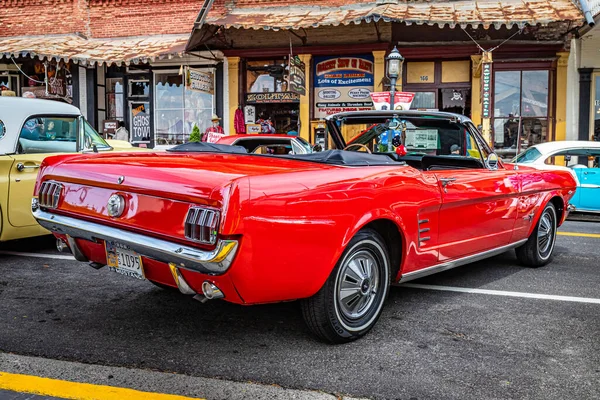 Virginia City Липня 2021 1966 Ford Mustang Кабріолет Місцевому Автосалоні — стокове фото