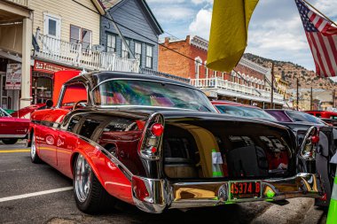 Virginia City, NV - 30 Temmuz 2021: 1956 Chevrolet BelAir, yerel bir araba fuarında..
