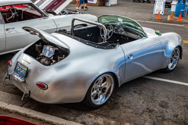 Virginia City, NV - 30 Temmuz 2021: 1962 Porsche 356B Speedster Cabriolet Yerel bir araba fuarında.