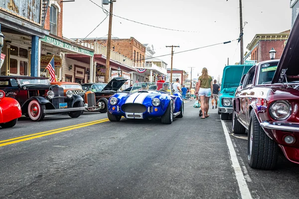 Virginia City Července 2021 1965 Shelby Cobra Křižuje Hlavní Ulici — Stock fotografie