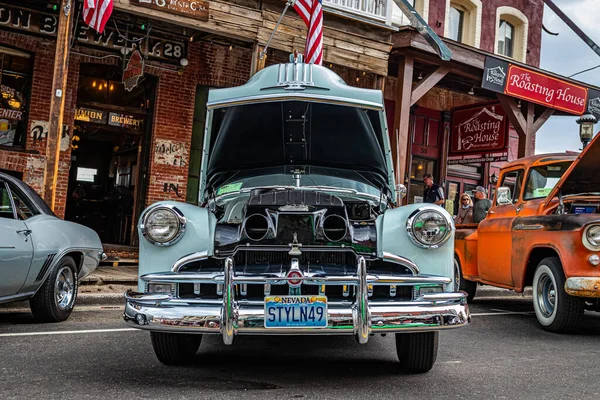 Virginia City Julio 2021 1949 Pontiac Streamliner Eight Series Silver — Foto de Stock